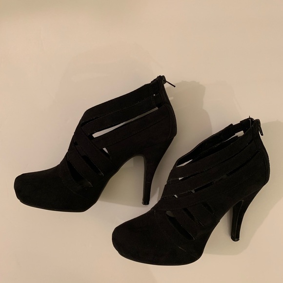 4’ Heel Black Suede Booties 7.5 - Picture 4 of 5